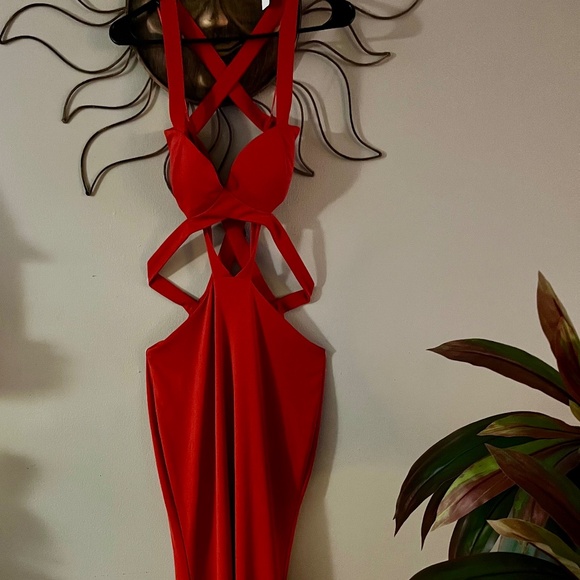 🌺BEAUTIFUL RED DRESS! - Picture 6 of 6